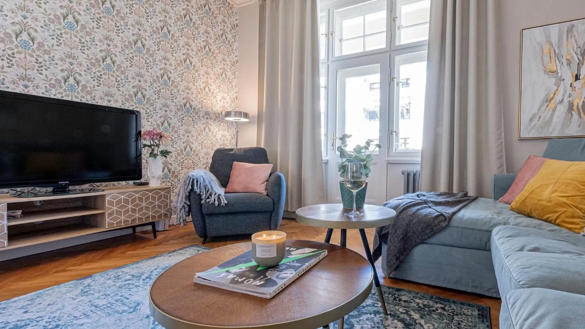 Prague Days - 2Bdr - 2 Balconies - Residential Areaアパートメント 0*,  チェコ